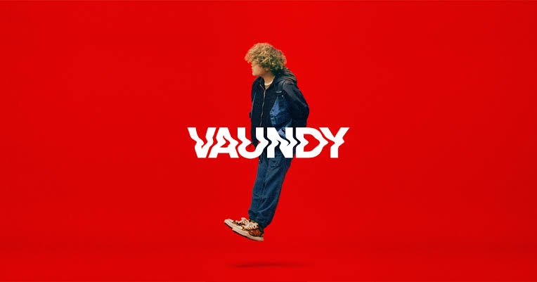 vaundy ロゴフーディー L 値下げ中 - トップス